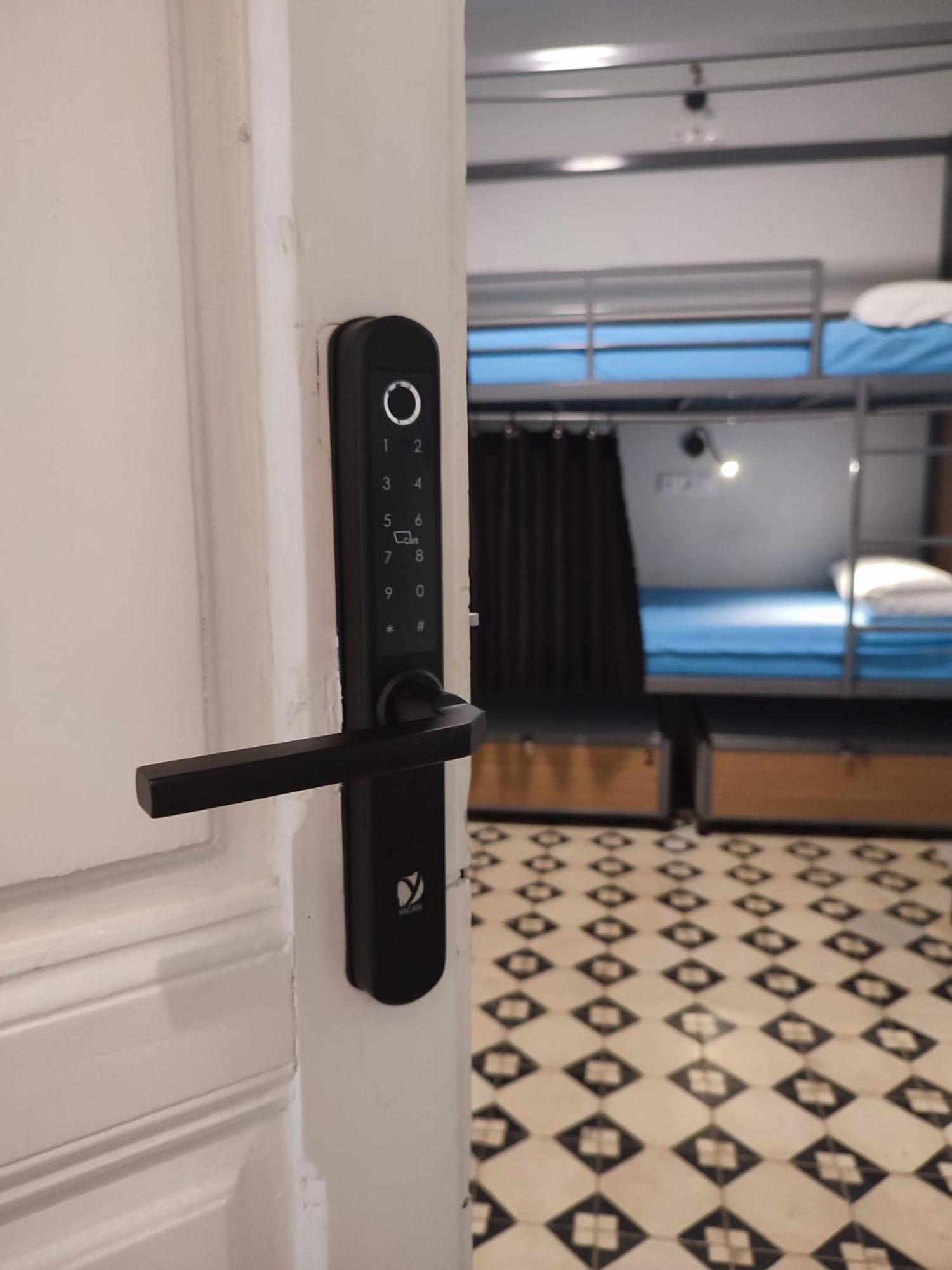 Hostel Ibarra By Bossh! Hotels Sevilla Bagian luar foto