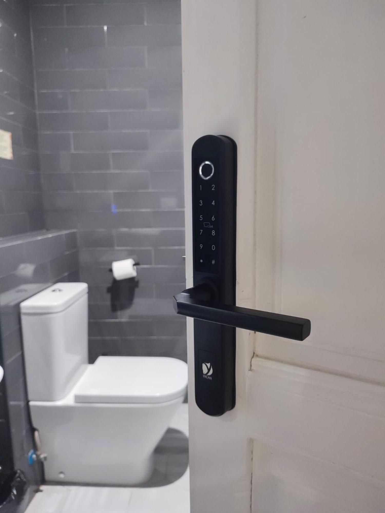 Hostel Ibarra By Bossh! Hotels Sevilla Bagian luar foto